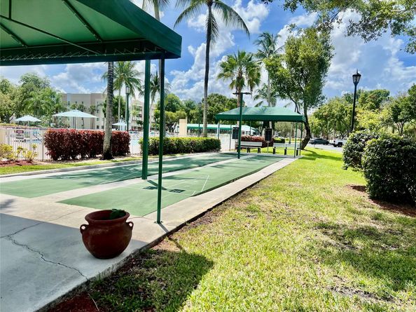 9539 Weldon Cir F406, Tamarac FL 33321