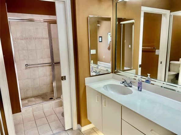 9539 Weldon Cir F406, Tamarac FL 33321