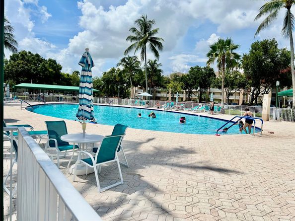 9539 Weldon Cir F406, Tamarac FL 33321