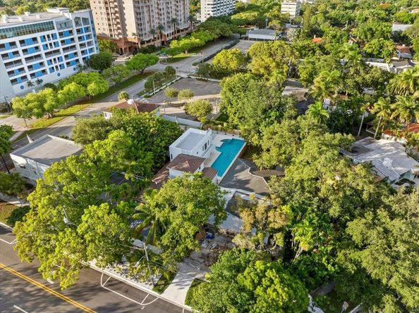 257 SW 32nd Rd, Miami FL 33129