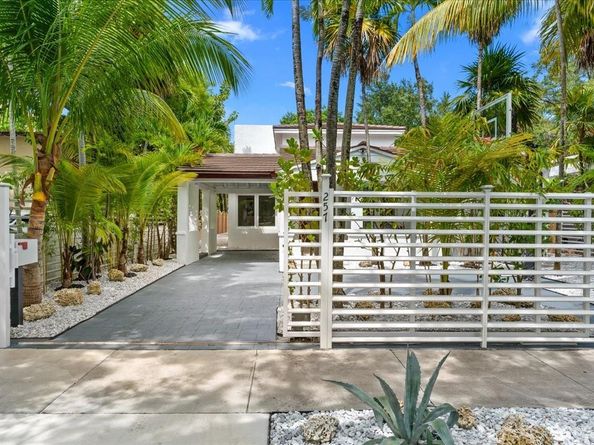 257 SW 32nd Rd, Miami FL 33129