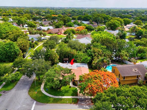 7681 NW 6th Ct, Plantation FL 33324