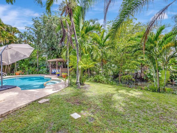 7681 NW 6th Ct, Plantation FL 33324