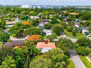 7681 NW 6th Ct, Plantation FL 33324