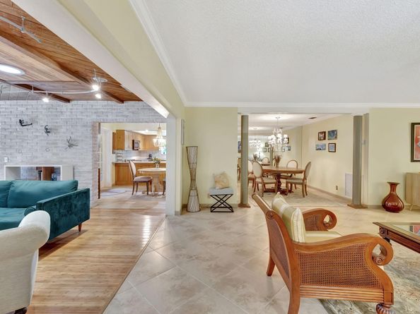 7681 NW 6th Ct, Plantation FL 33324