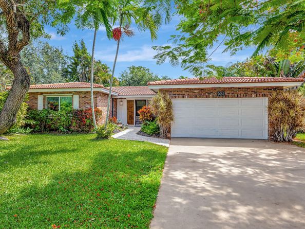 7681 NW 6th Ct, Plantation FL 33324