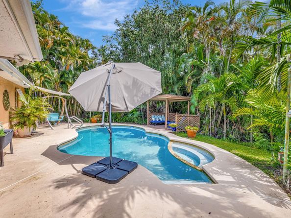7681 NW 6th Ct, Plantation FL 33324
