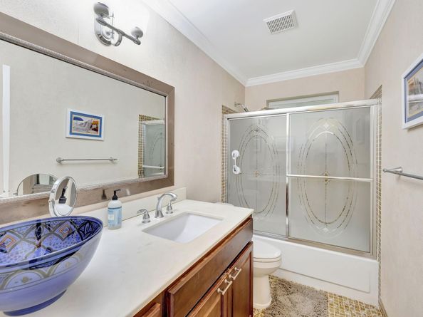 7681 NW 6th Ct, Plantation FL 33324