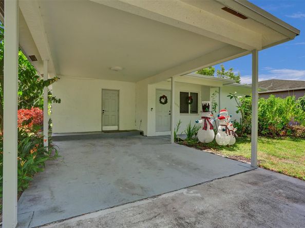 1590 NW 7th Ln, Pompano Beach FL 33060