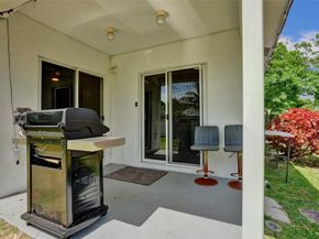 1590 NW 7th Ln, Pompano Beach FL 33060