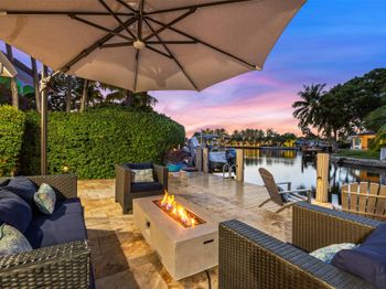 1719 Poinsettia Dr