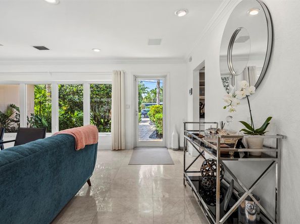 1719 Poinsettia Dr, Fort Lauderdale FL 33305