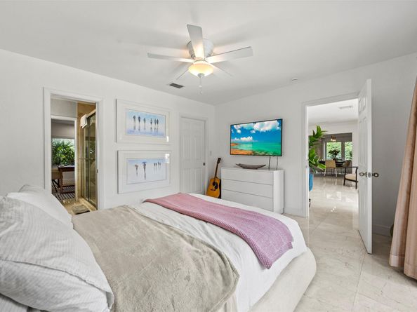 1719 Poinsettia Dr, Fort Lauderdale FL 33305