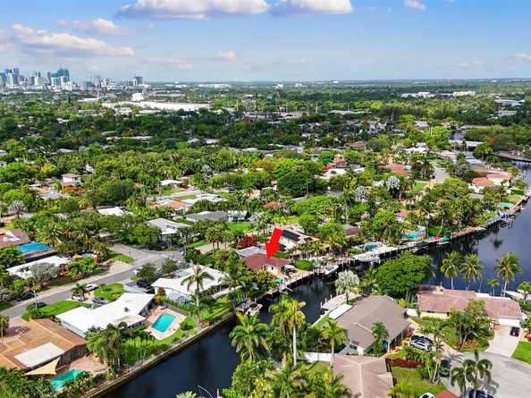 1719 Poinsettia Dr, Fort Lauderdale FL 33305