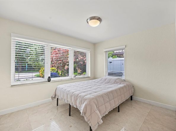 1719 Poinsettia Dr, Fort Lauderdale FL 33305