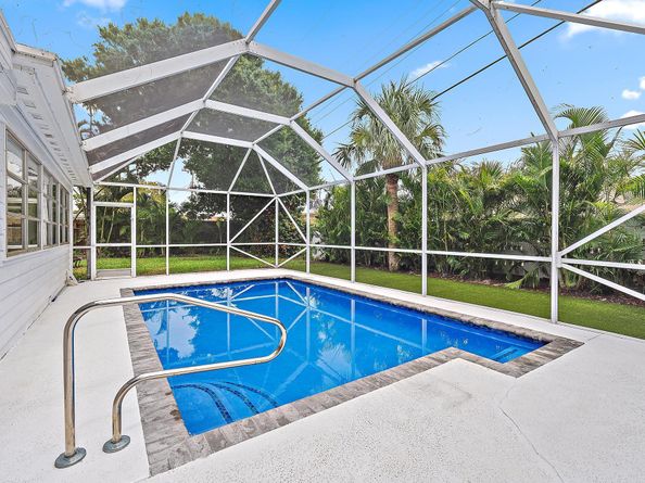 911 Poplar Drive, Lake Park FL 33403