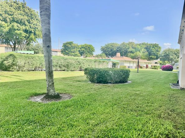 200 Village Green Circle E 102, Palm Springs FL 33461