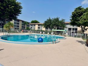 200 Village Green Circle E 102, Palm Springs FL 33461