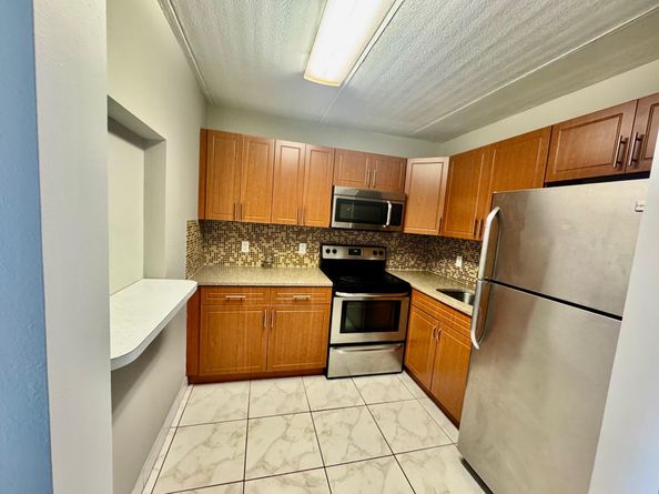 200 Village Green Circle E 102, Palm Springs FL 33461