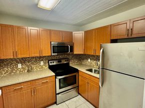 200 Village Green Circle E 102, Palm Springs FL 33461