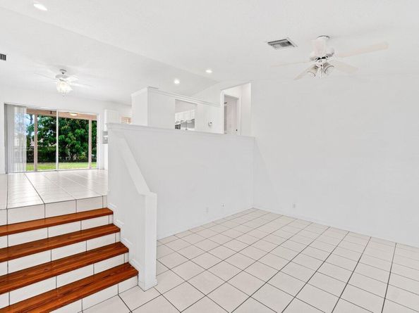 22 Pepperwood Court, Boynton Beach FL 33426