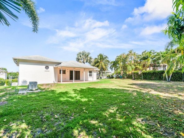 22 Pepperwood Court, Boynton Beach FL 33426