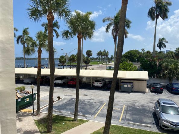 2600 N Flagler Drive 211, West Palm Beach FL 33407