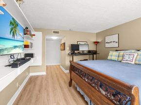 410 Lakeview Dr 104, Weston FL 33326