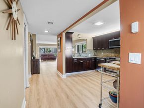 410 Lakeview Dr 104, Weston FL 33326