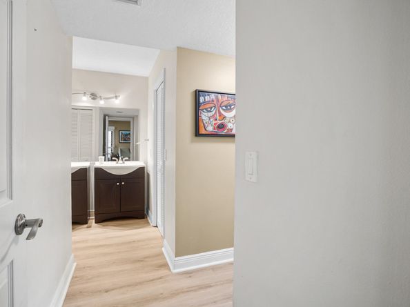 410 Lakeview Dr 104, Weston FL 33326