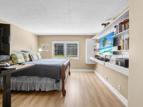 410 Lakeview Dr 104, Weston FL 33326