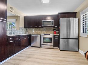 410 Lakeview Dr 104, Weston FL 33326