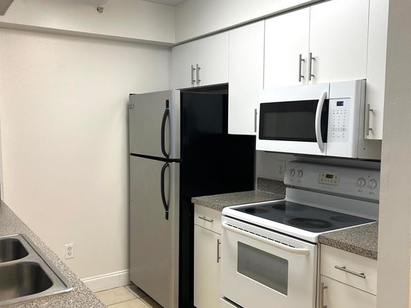 450 S Park Rd 5104, Hollywood FL 33021