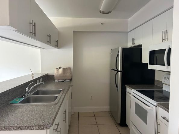 450 S Park Rd 5104, Hollywood FL 33021