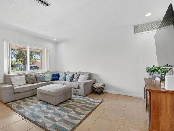 5511 Van Buren Street, Hollywood FL 33021