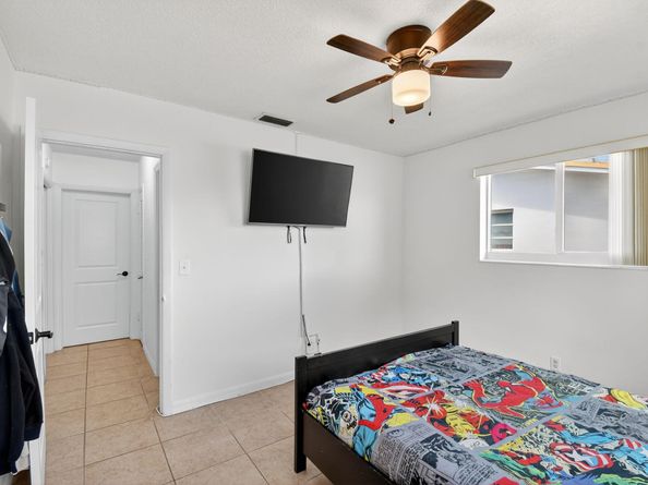 5511 Van Buren Street, Hollywood FL 33021