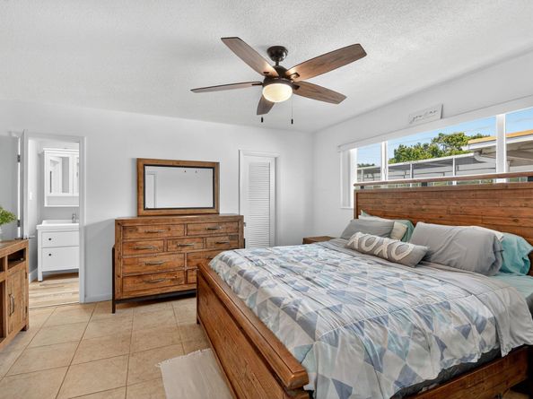 5511 Van Buren Street, Hollywood FL 33021