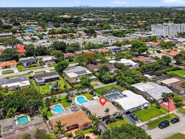 5511 Van Buren Street, Hollywood FL 33021