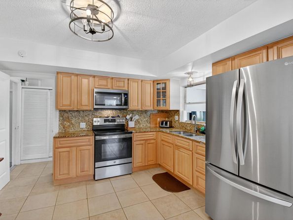 5511 Van Buren Street, Hollywood FL 33021
