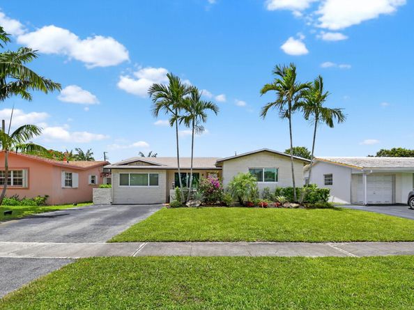 5511 Van Buren Street, Hollywood FL 33021