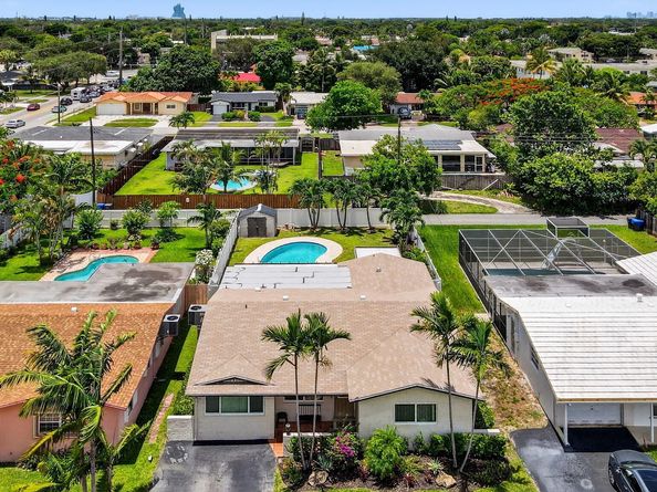 5511 Van Buren Street, Hollywood FL 33021
