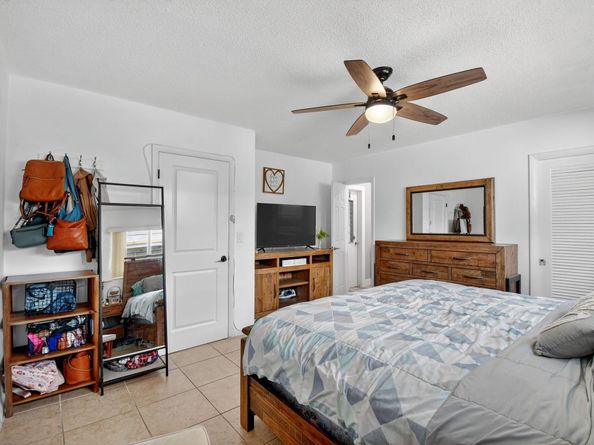 5511 Van Buren Street, Hollywood FL 33021
