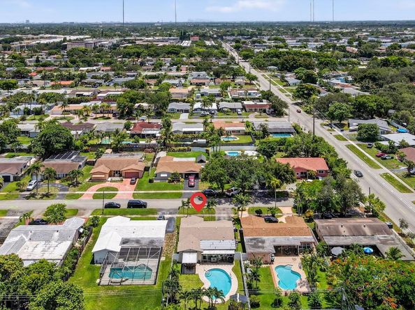 5511 Van Buren Street, Hollywood FL 33021