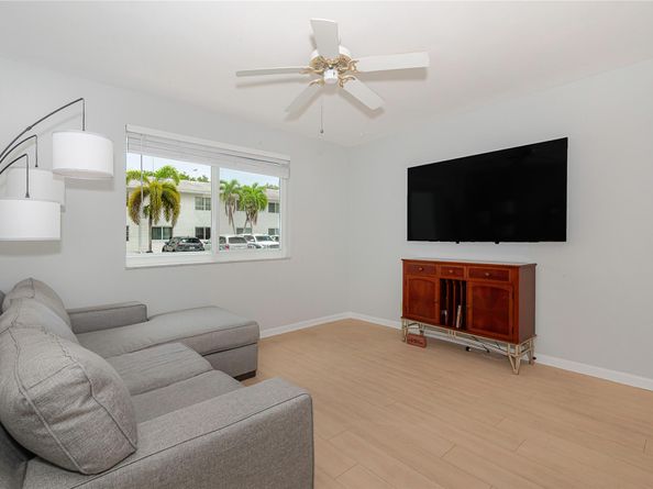 1821 NE 62nd St 310, Fort Lauderdale FL 33308