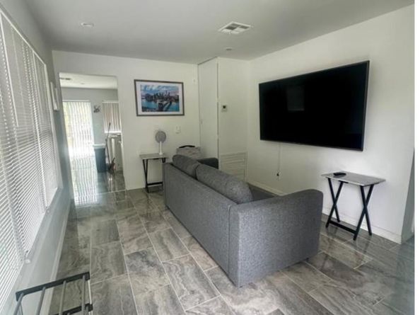 2520 Fillmore St, Hollywood FL 33020