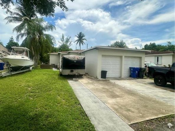2520 Fillmore St, Hollywood FL 33020