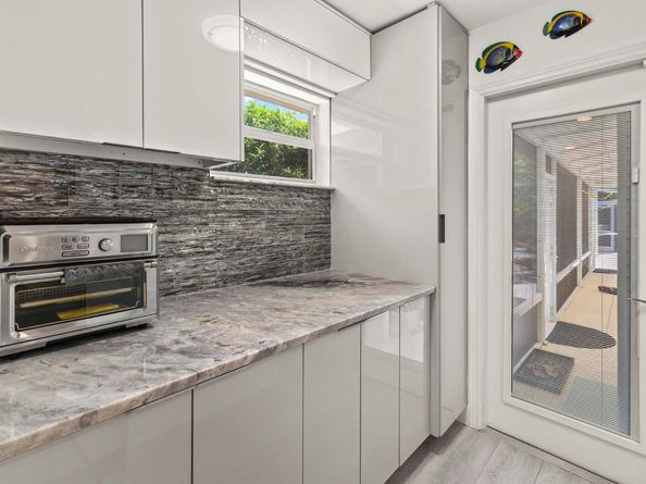 1203 NE 9th Avenue, Delray Beach FL 33483