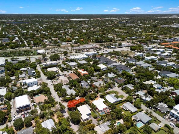 1203 NE 9th Avenue, Delray Beach FL 33483