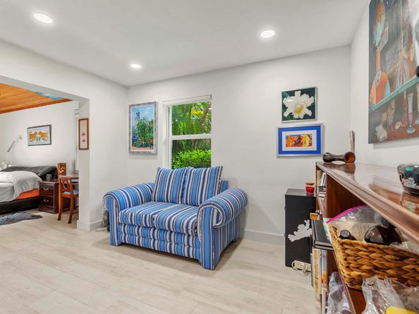 1203 NE 9th Avenue, Delray Beach FL 33483