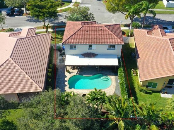 1943 NW 170 Ave, Pembroke Pines FL 33028